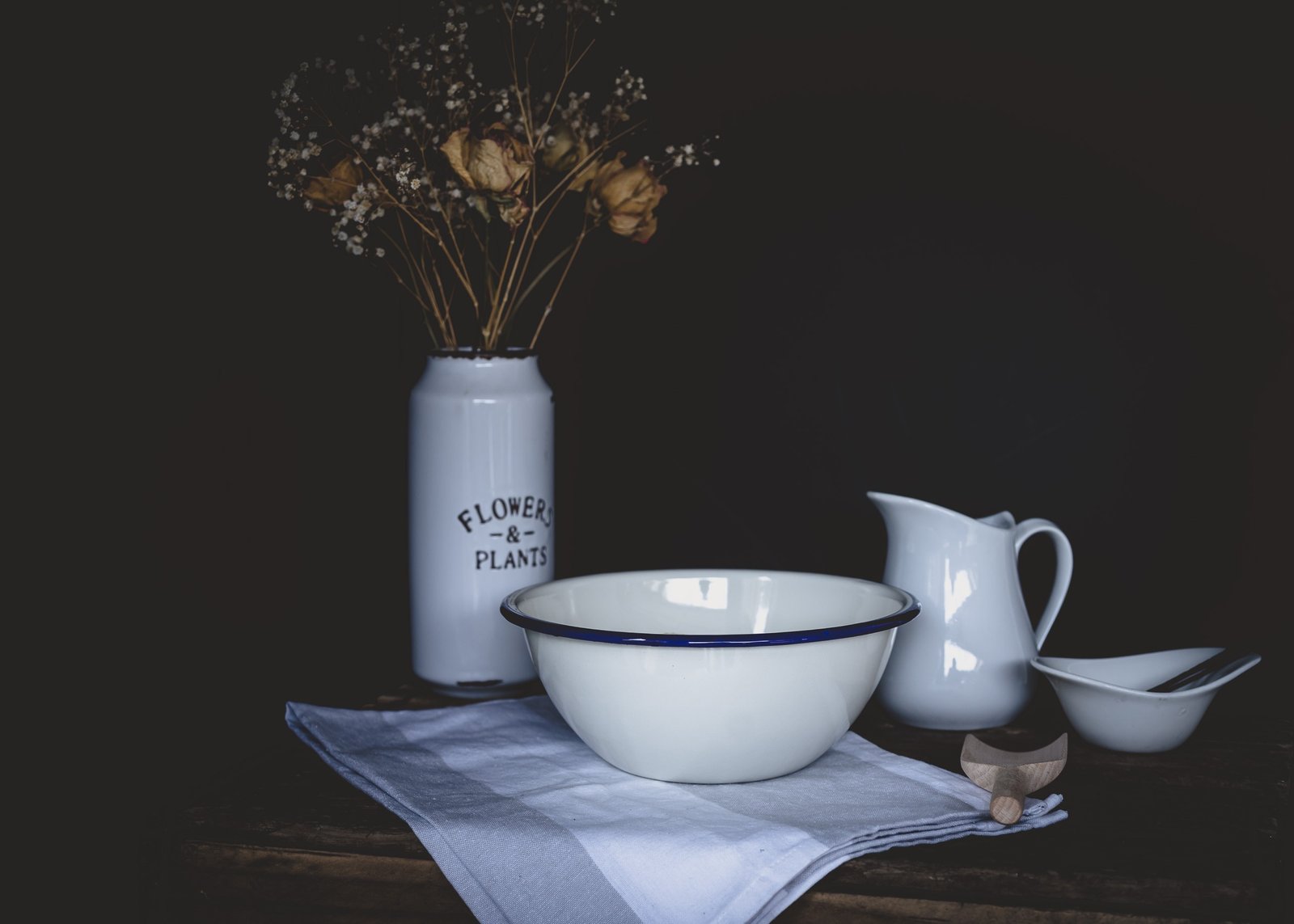 Uso de acessórios (props): O que colocar ao lado do produto para atrair o olhar.